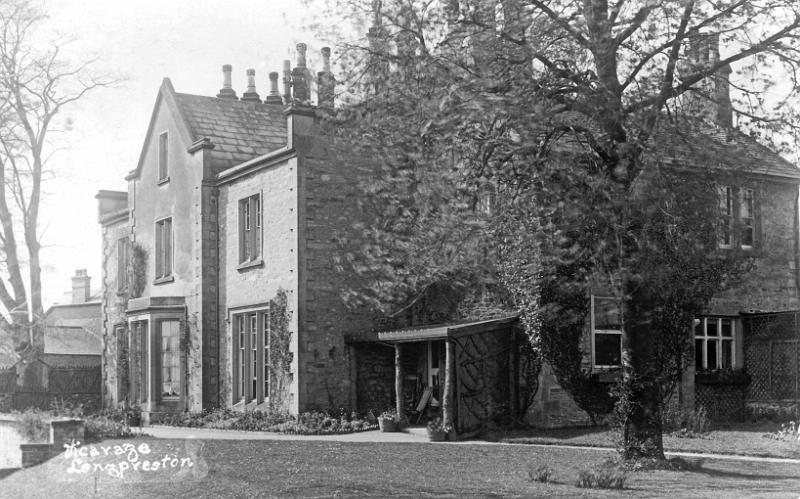 Vicarage - sold 1967.JPG - The Vicarage - sold in 1967 - ( Date of photo not known)